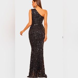 10895 Black One Shoulder Sequined Dress